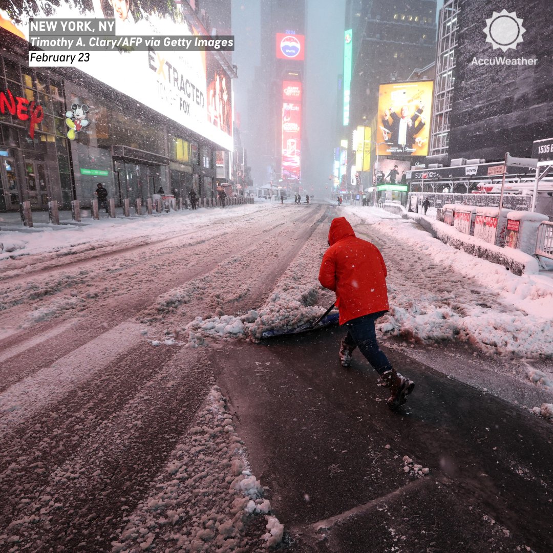 Scenes in New York City as heavy snow and powerful winds slam the Big ...