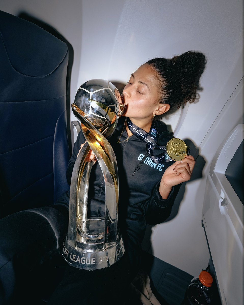 Sof stays Cookin’ ✍️

In partnership with <a href="/Dove/">Dove</a> , #GothamFC midfielder Sofia Cook has signed a contract extension through the 2028 season. Let’s keep going!

Read more: gothamfc.com/news/cook-sign…