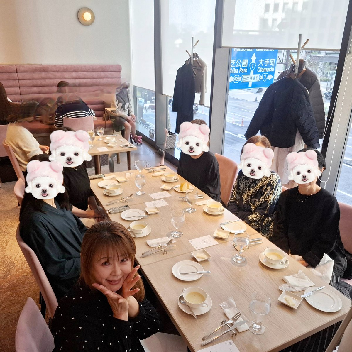 utsukita_mahiro's tweet photo. 2/23 一週間ぶりの外出。広告代理店時代の同期と日比谷 #Drape 東京會舘で同期会💞
ほんと素になれる時間です
皆さん、それぞれご病気したり、色々な人生を歩んできていますが、こうして全員で笑顔で会えるのはとっても嬉しいし幸せ
皆、ステキな人たちです🥰
皆から、おみやげいっぱい💕 https://t.co/Y5vvBCygqi