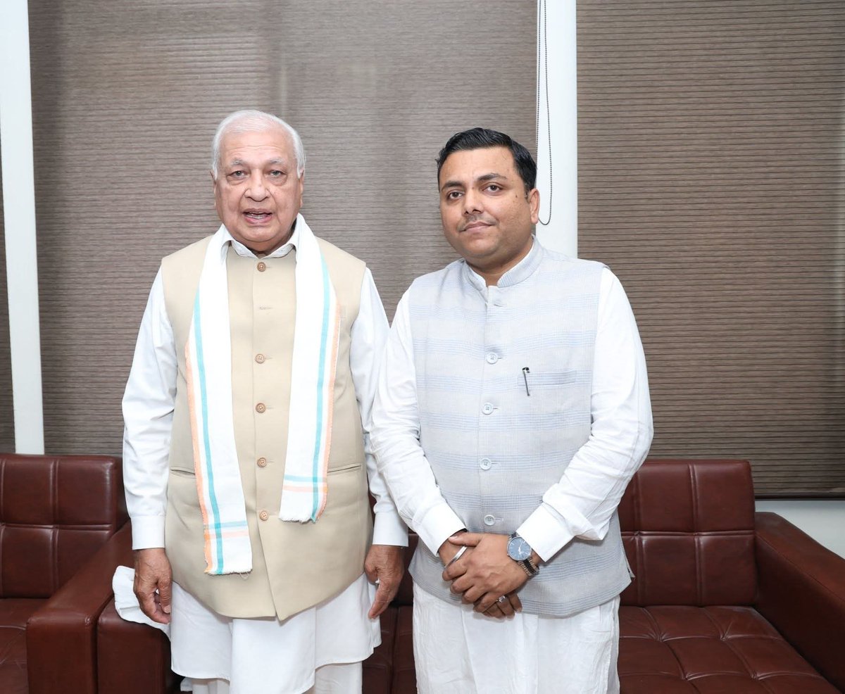 amitranjan824's tweet photo. बिहार के माननीय राज्यपाल श्री मोहम्मद आरिफ़ ख़ान जी (Hon'ble Governer of Bihar) से अपने संस्थान GNIOT Institute Of Management Studies - GIMS  में भेंट का सौभाग्य प्राप्त हुआ।
#GNIOT #Leadership #Inspiration #Bihar #Governor https://t.co/hVJjUbIqJk