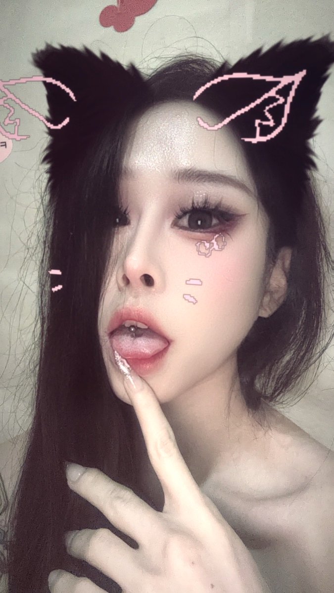 TangXiaoMi00's tweet photo. 这就是你说的怜香惜玉嘛？😭😭😭 https://t.co/uq0dojN2bt