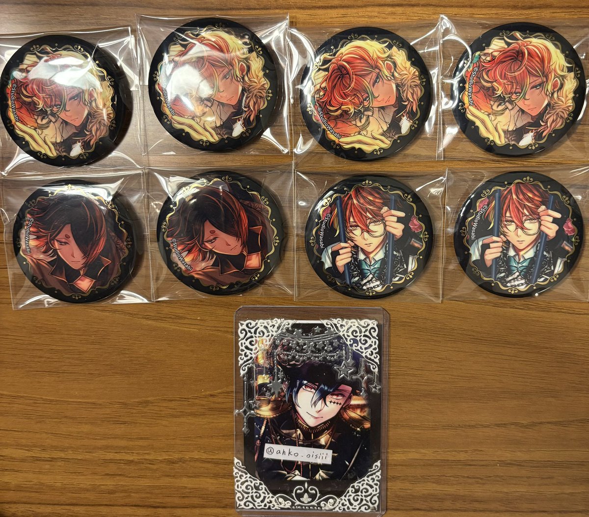 交換、譲渡】悪魔執事と黒い猫 あくねこ 4周年 缶バッジ 箔押しキャラ