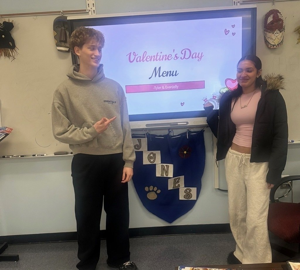 Love was in the air! 
Cultures of the World partnered up to create fun Valentine’s Day menus with an emphasis on different cultural traditions. The students presented their appetizers, main course, dessert, and mocktails to each other with a theme and a fun motto. ❤️❤️❤️