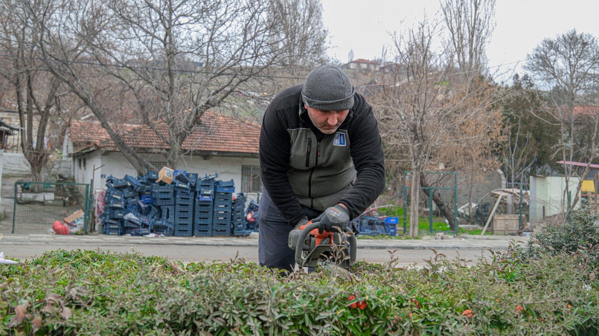 Ekiplerimiz, Yakacık'ta budama çalışmalarını sürdürüyor.

#ÇalışanANFA
#Büyükşehirİşbaşında 

<a href="/mansuryavas06/">Mansur Yavaş</a> <a href="/yyildirimozer/">Yıldırım ÖZER</a>