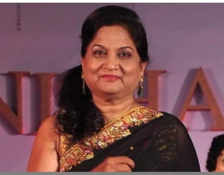 रामानंद सागर की पुत्रवधू निशा बेन सागर को नियमानुसार कॉपीराइट का दूरदर्शन ने प्रति एपिसोड ₹25000 भुगतान करने का प्रस्ताव देकर रामायण के पुनः  प्रसारण की अनुमति मांगी।

निशा बेन सागर ने दूरदर्शन को पत्र लिखा कि मुझे खुशी होगी कि आज के बच्चे राम रामायण के बारे में जानेंगे और आप