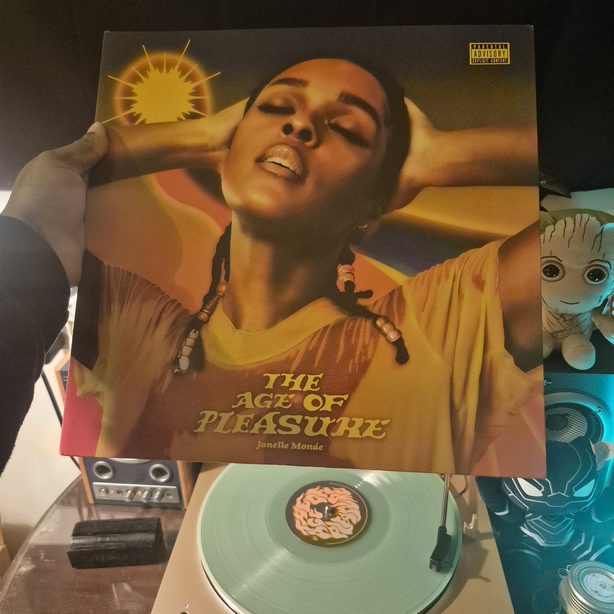 beyondbinary91's tweet image. #NowSpinning: The Age of Pleasure (Limited Coke Bottle Edition) by Janelle Monáe 

Amaarae Feature: The Rush feat. Nia Long &amp;amp; Amaarae #TheAgeofPleasure #TAOP  #JanelleMonáe #NiaLong #Amaarae #VinylJunkie #VinylCollector #VinylAddict #OnMyTurntable #VinylCommunity #VinylCollection