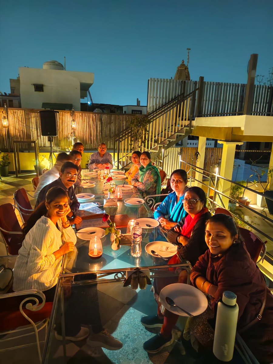 harishicar's tweet photo. Candle light dinner @ Udaigarh hotel, behind Jagdish Temple, Udaipur https://t.co/VjYxDFhhI0