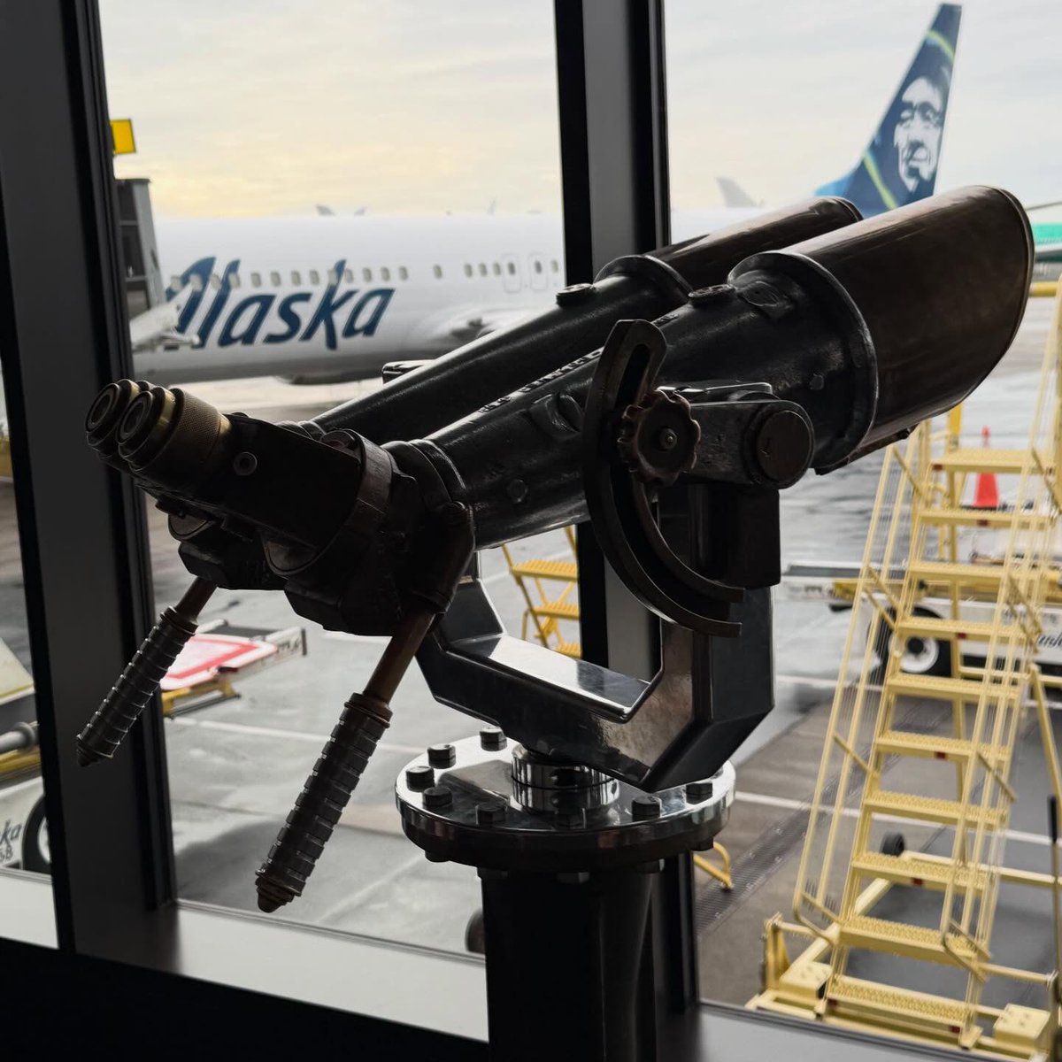 Fly Paine Field tweet media