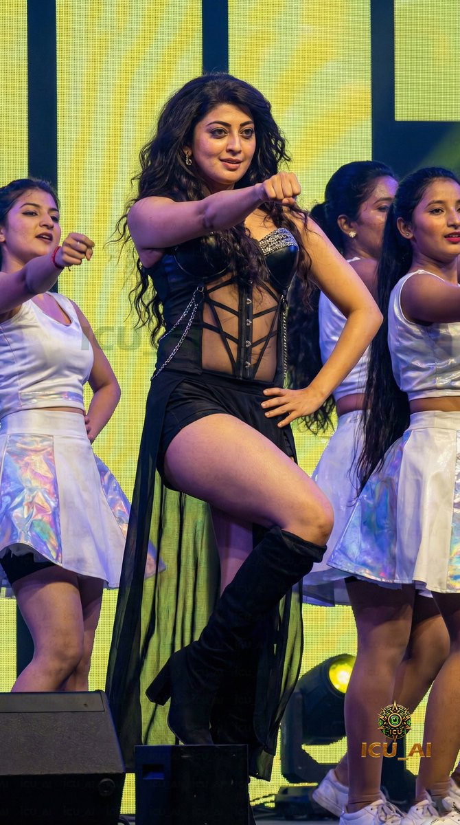 Arya3860190's tweet photo. Two Sides of Pranitha Subash 😱
This Innocent Girl
Slaying the stage like it's her runway! Hot, grace, and pure fire 🔥
#PranithaSubhash #StageOnFire #DanceQueen https://t.co/kq44pFpGmT