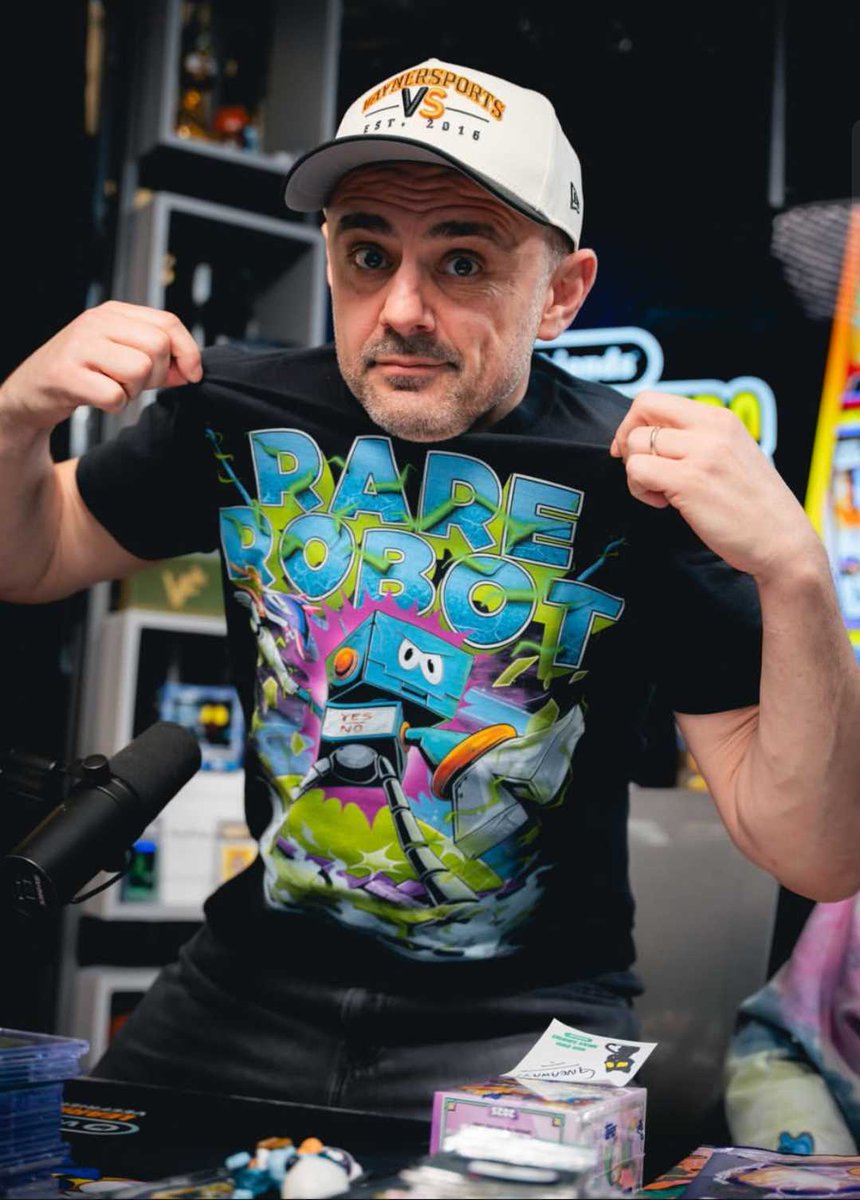 VeeFriends LIVE❗️ tweet media