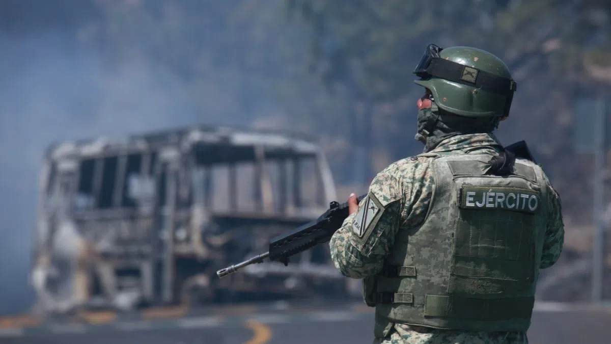 Canadians in Mexican state of Jalisco taking cover following outbreak of violence dlvr.it/TR6hKw