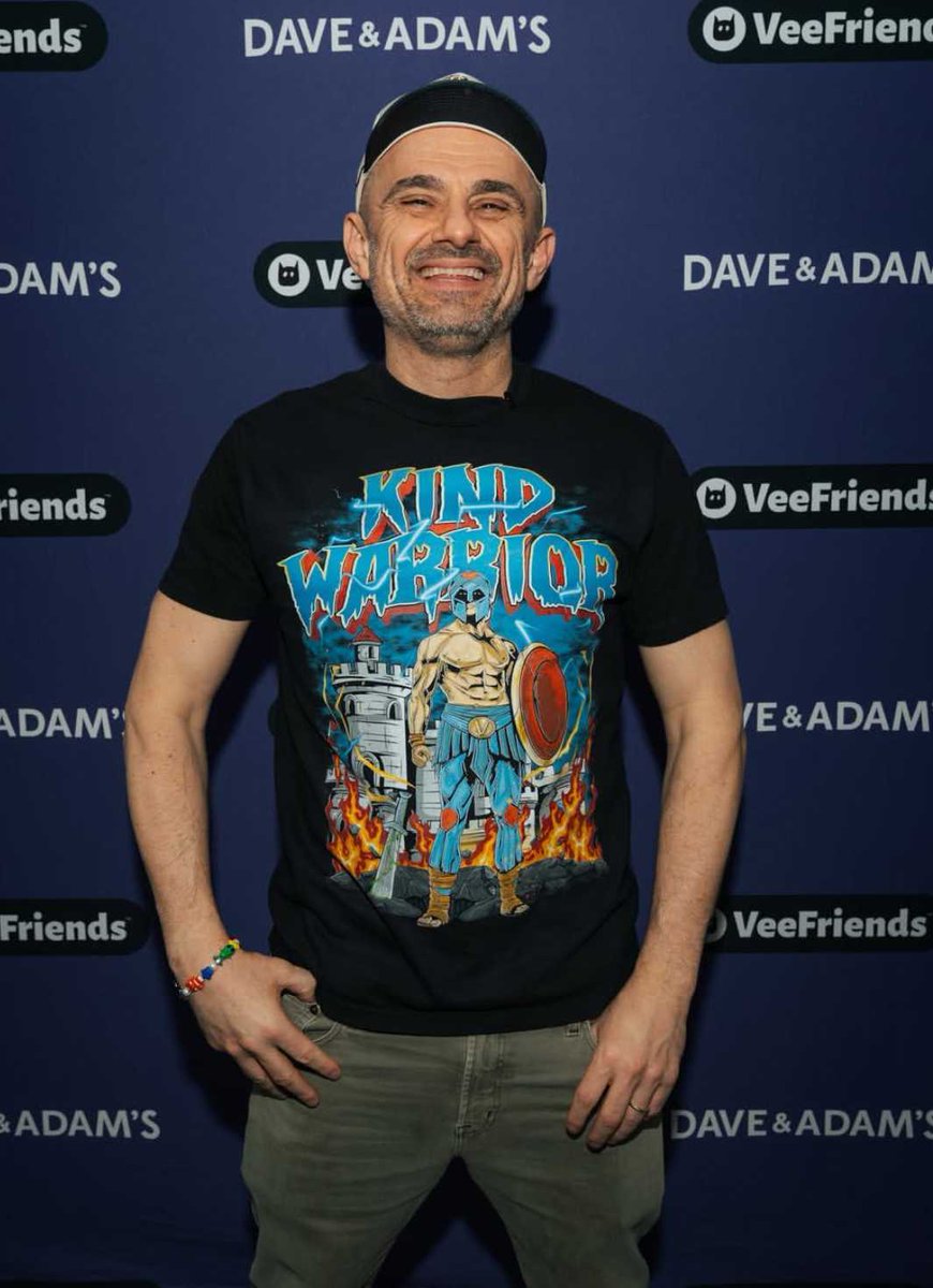 VeeFriends LIVE❗️ tweet media