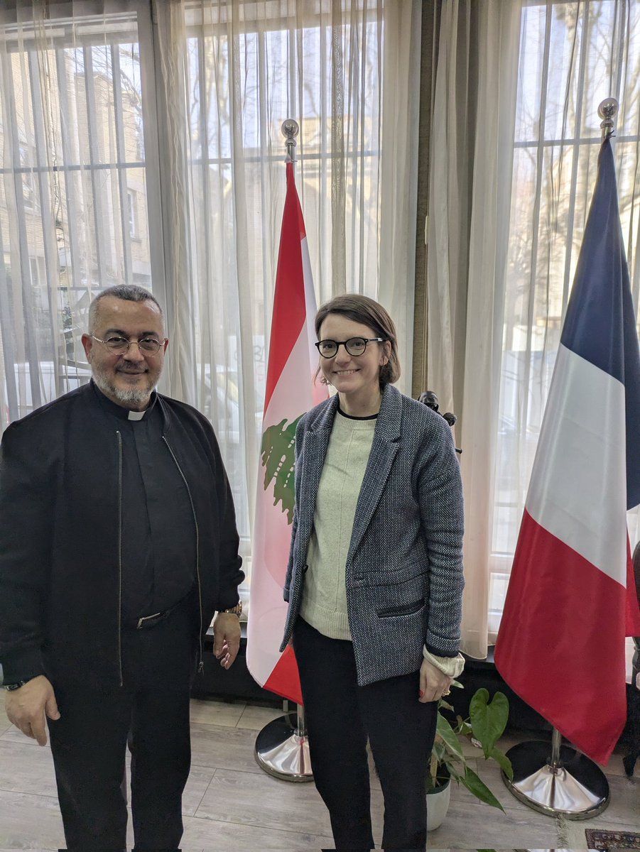 Ce matin, j'ai eu l'honneur de rencontrer Monseigneur Issam Khalil à l'église Notre-Dame du Liban, au coeur du 5e arrondissement.
Ce fut un moment simple, sincère. Nous avons parlé d’humanisme, de dignité. 
Merci à Monseigneur Khalil pour sa bienveillance et la force de ses mots.