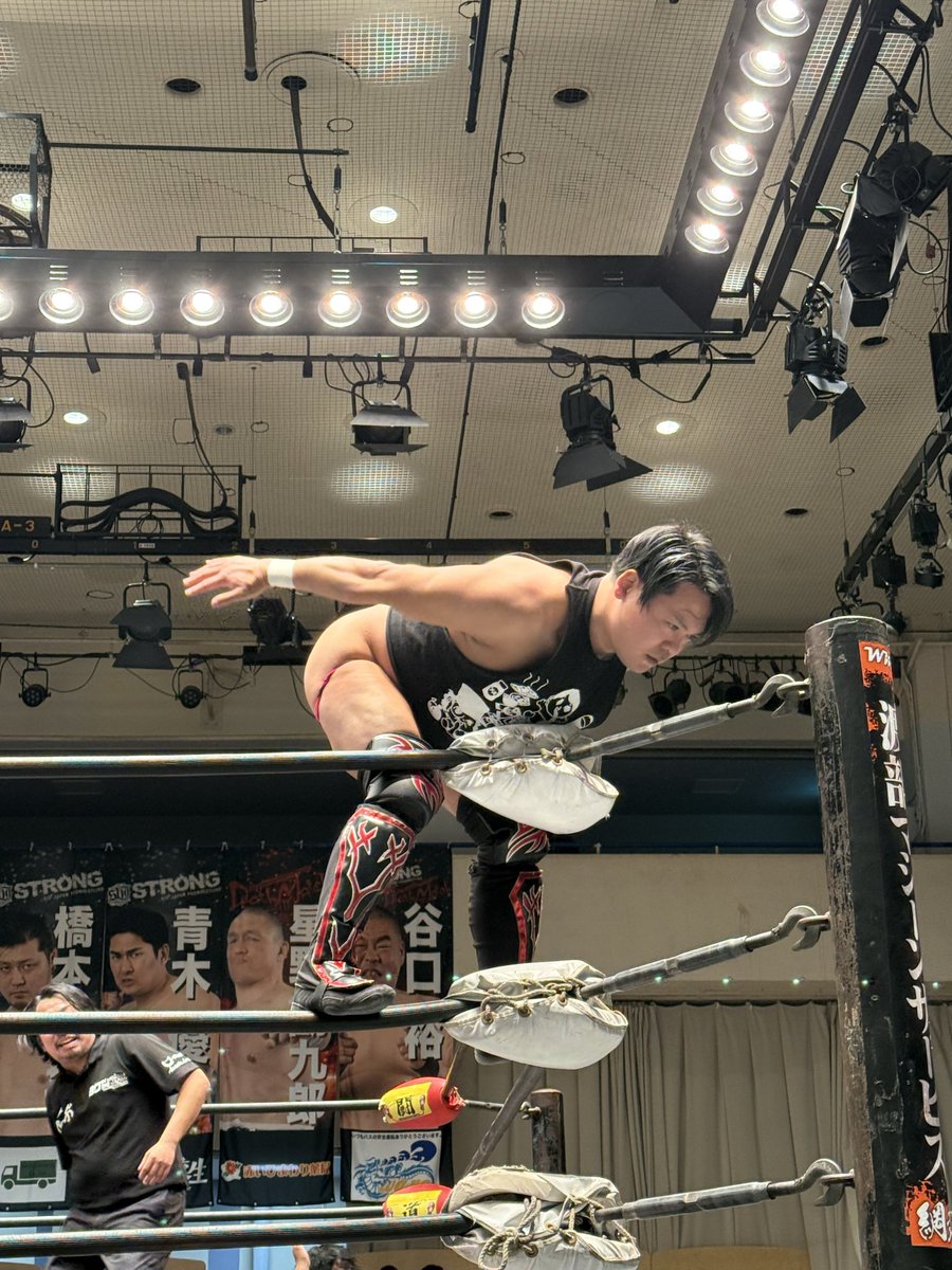 mi_de_sol's tweet photo. 吉野選手の準備万端顔✨が楽しすぎた〜
佐藤選手の全力拒否顔も👍
#bjw https://t.co/ziILdqznBG