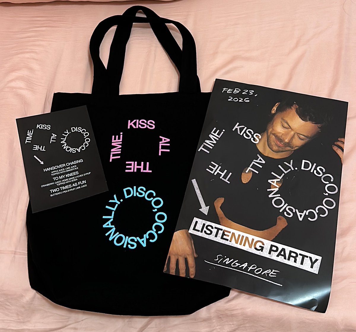 kissysteadygo's tweet photo. @Harry_Styles 🥰 https://t.co/AhkEmurXcs