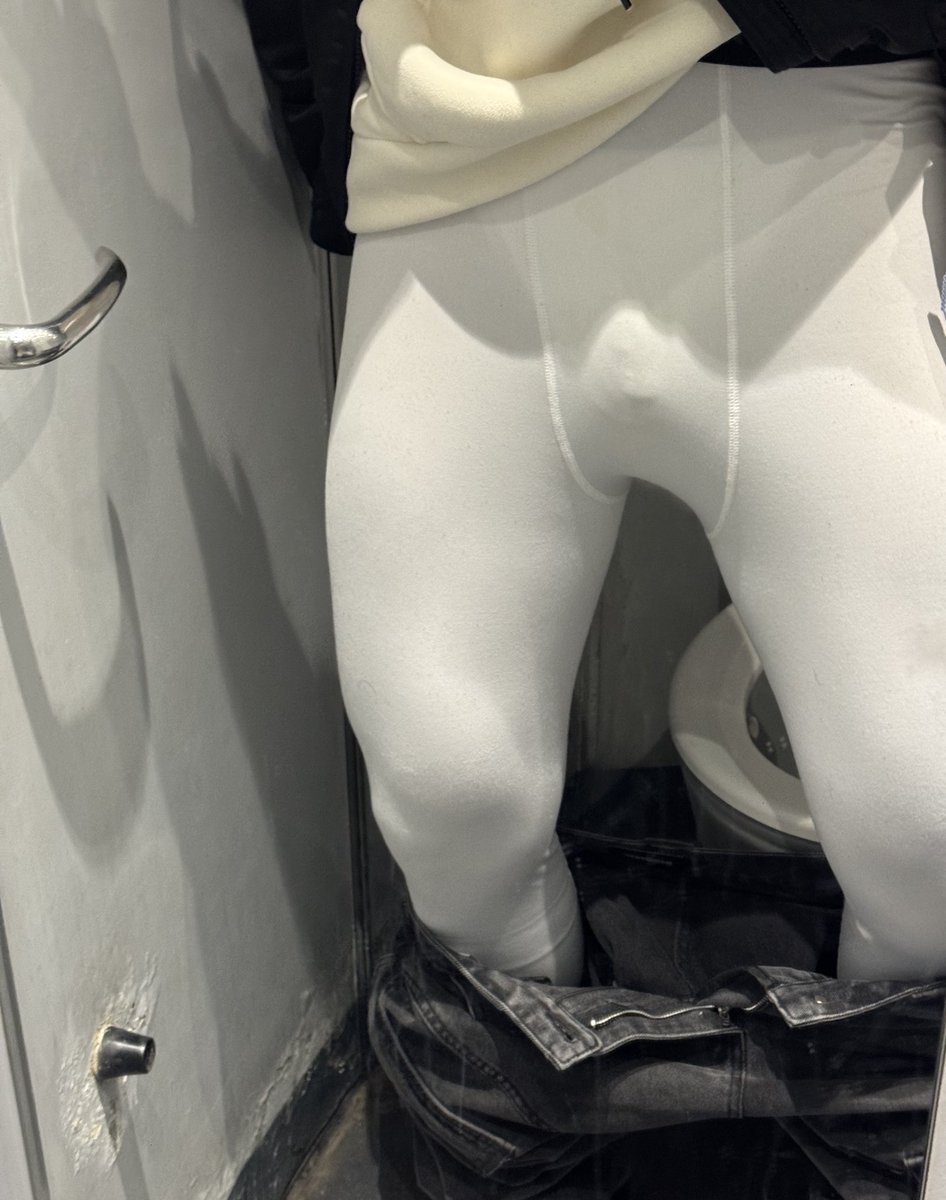 sockrubb tweet media