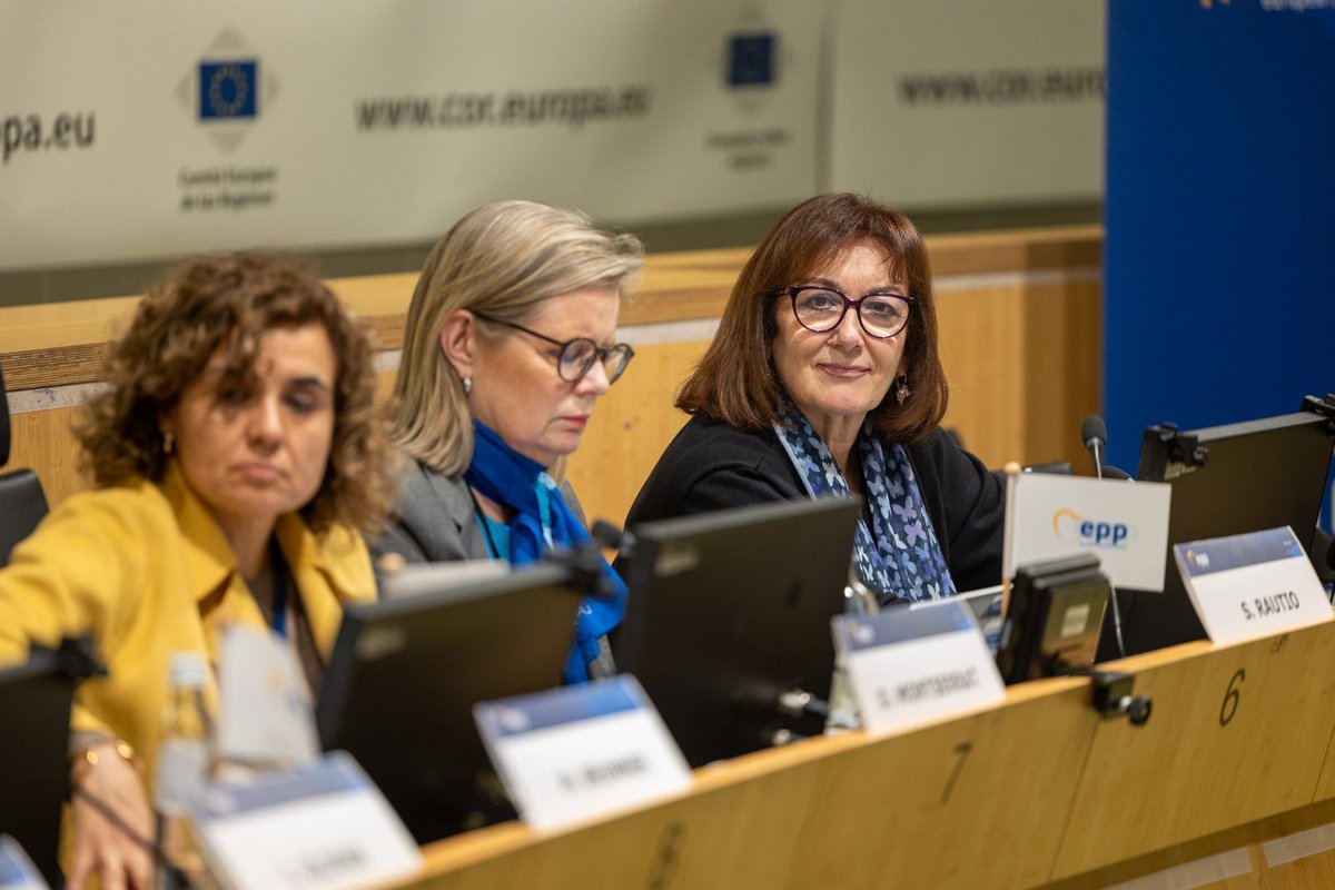 EPP's tweet image. At our first panel on the external dimension of migration at the EPP Political Assembly, we reaffirmed our firm and fair approach: protecting our borders, fighting smugglers and strengthening  partnerships with third countries.