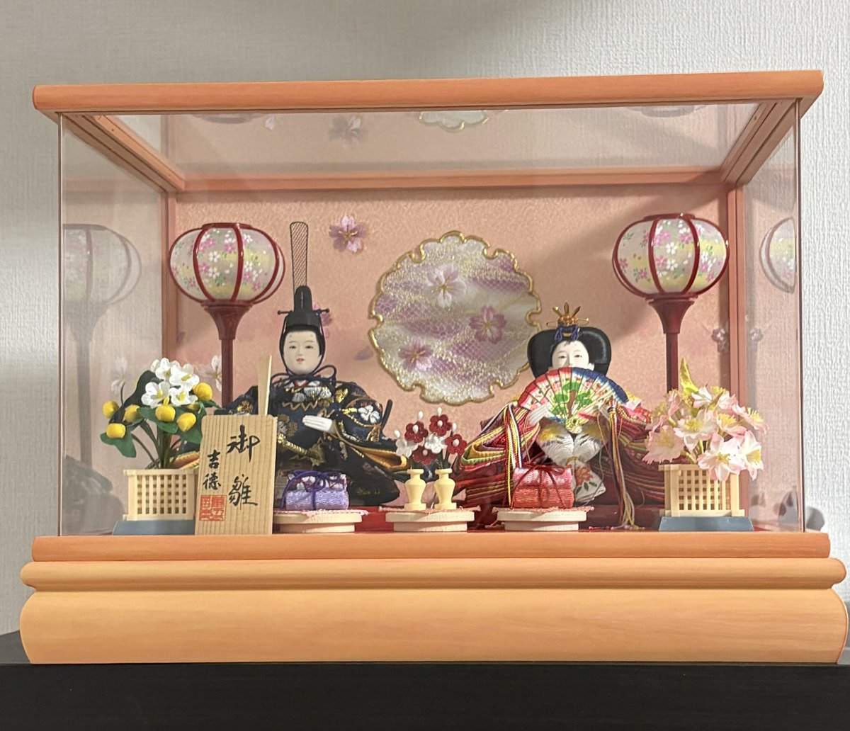 お雛様を出しました