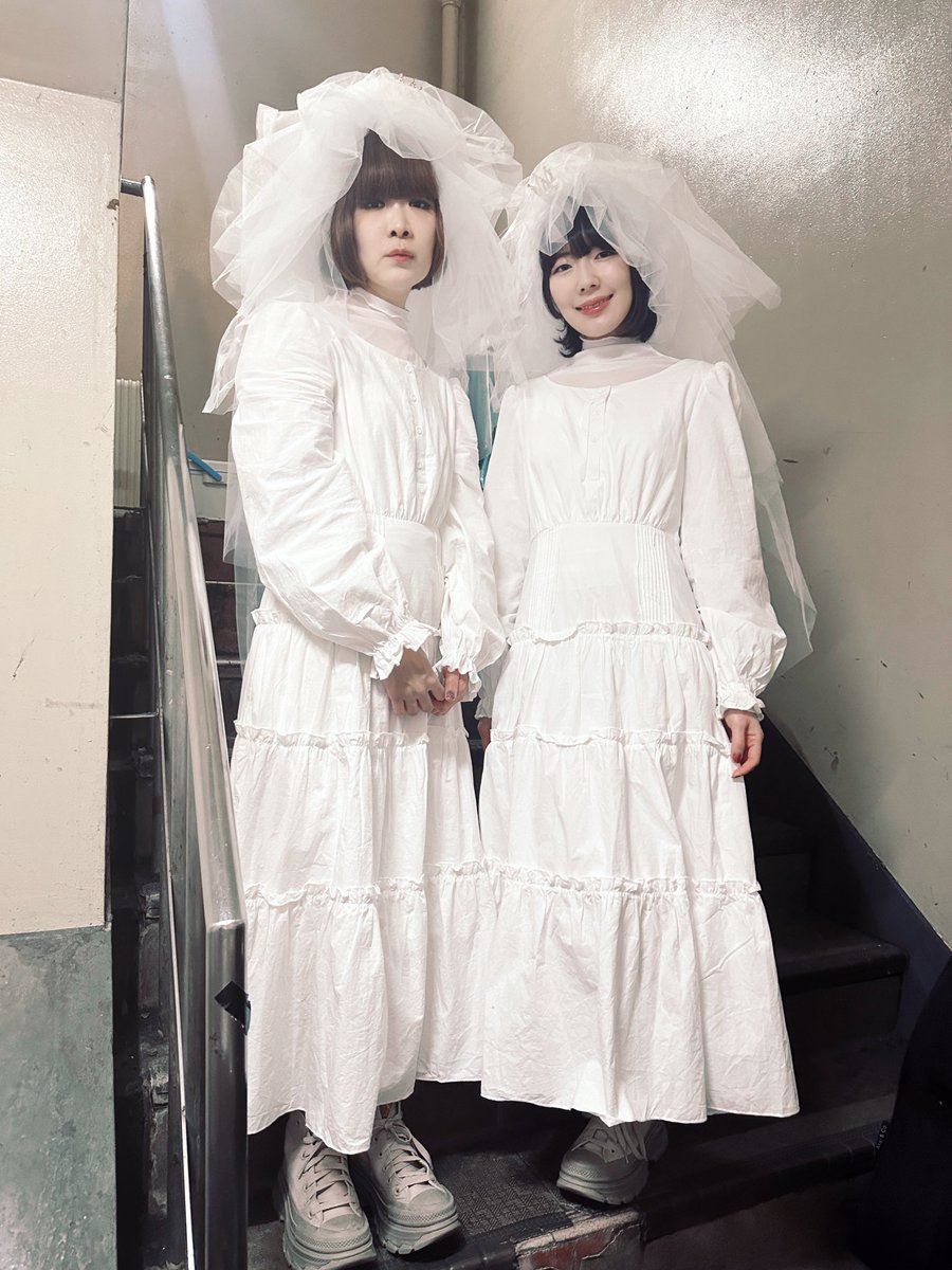 マユタン tweet media