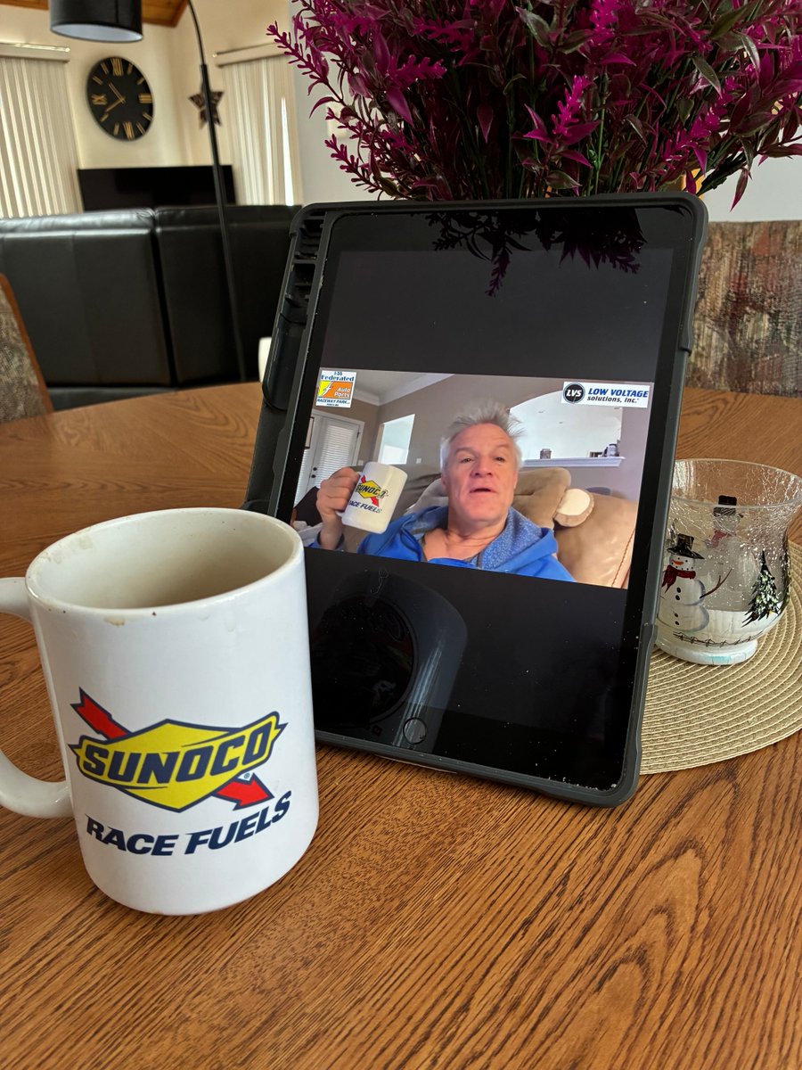 SteveGioiaJr's tweet photo. Coffee with Kenny. https://t.co/gjmYxzsyhp