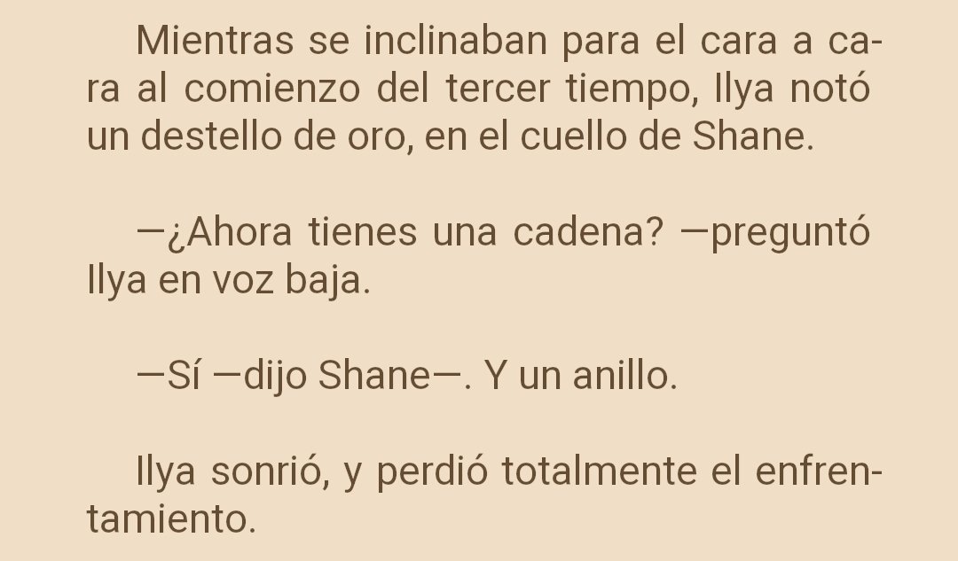 hudcocaine's tweet photo. Friendly reminder de que también vamos a ver a Shane con su cadena y anillo 😭 https://t.co/x6WVCIYfTf
