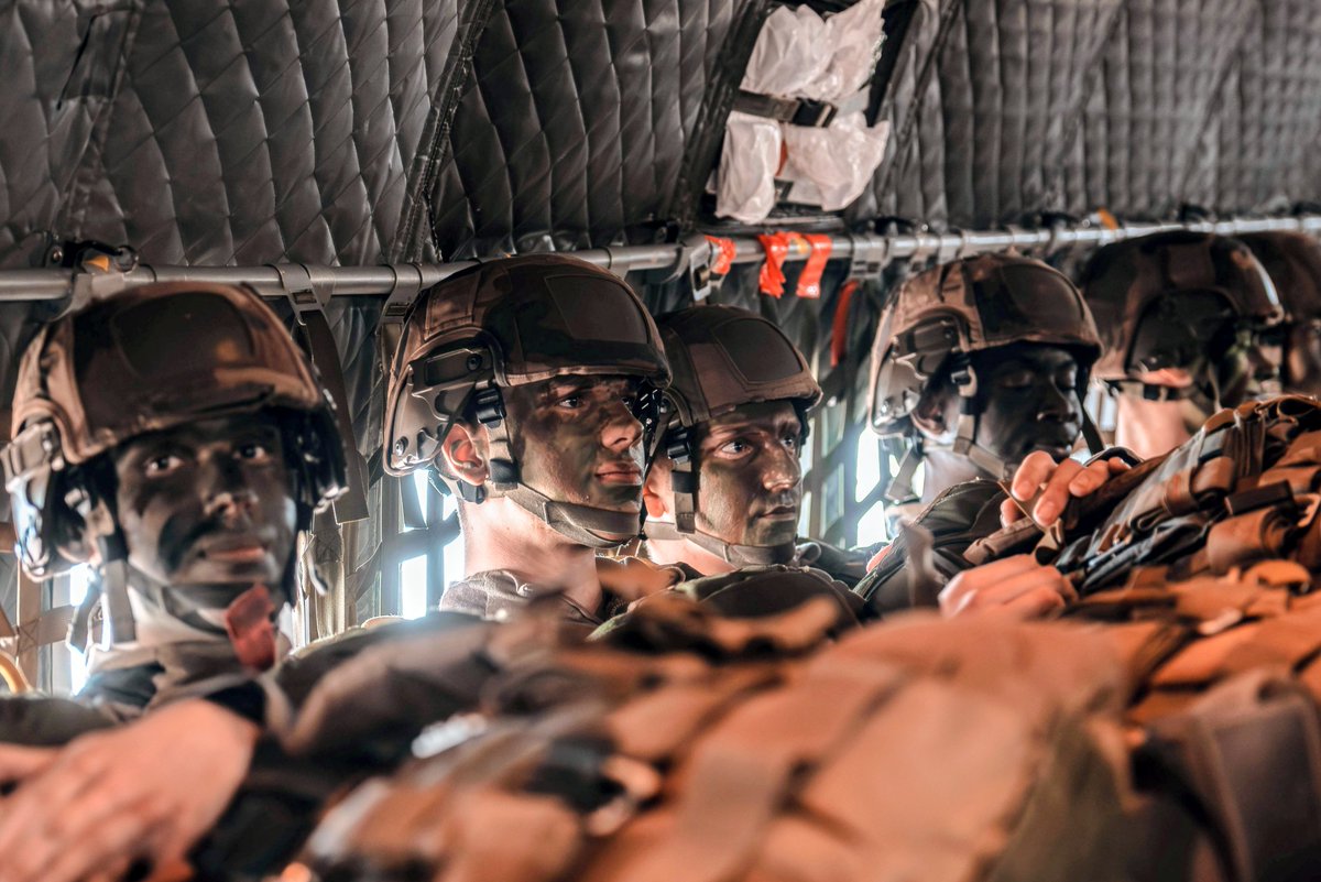 École des troupes aéroportées tweet media