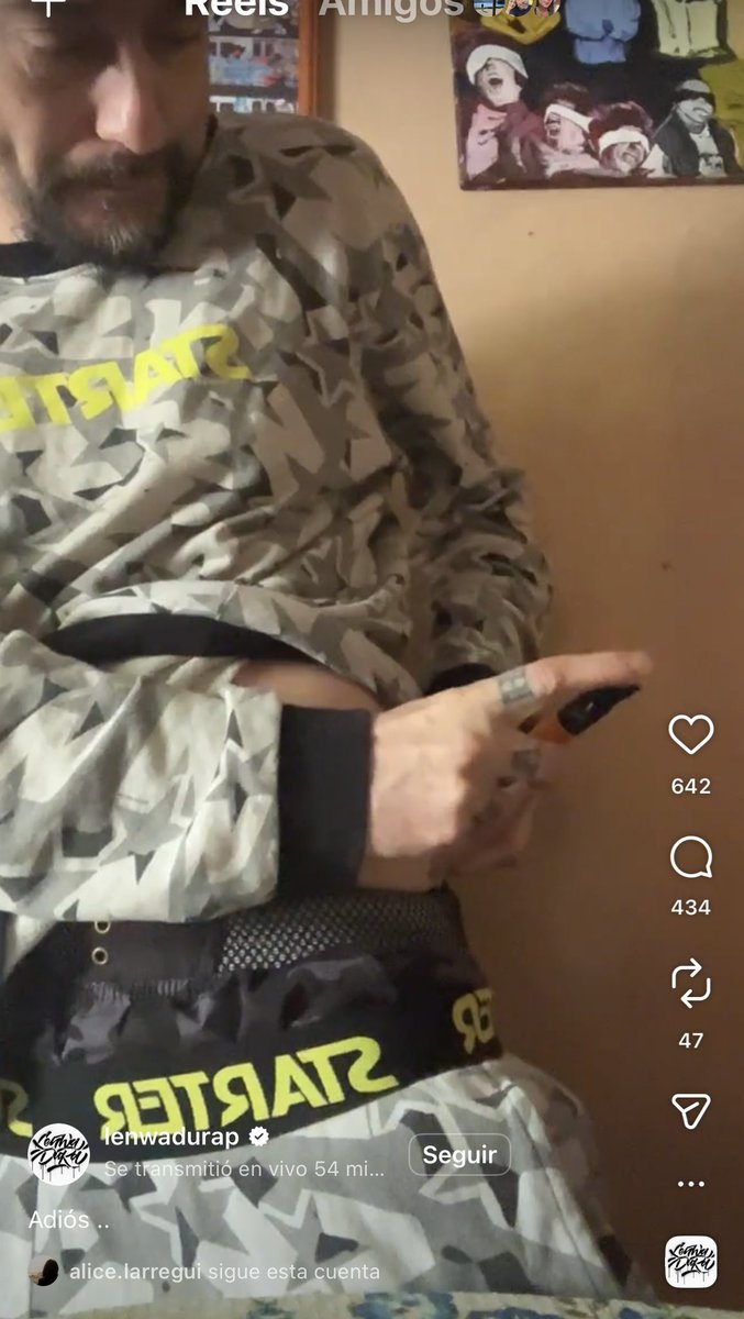 palvarezcl's tweet photo. Lenwa Dura, Tiro de Gracia realizó un live por ig. Donde se inyectó sobre dosis de insulina 😢 #tirodegracia https://t.co/LY9Ph0CNr5