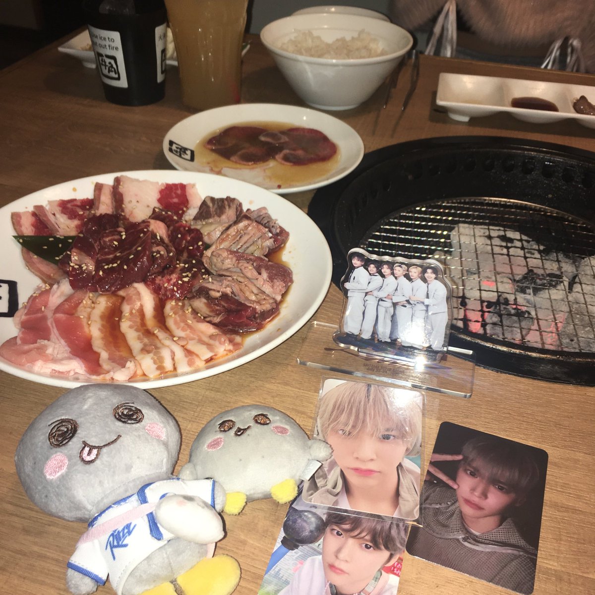 meunsk's tweet photo. 東京ドームほんとにお疲れ様でした🧡
あっという間だったけど初の瞬間を一緒に過ごせて幸せです（ ᵕ̩̩ㅅᵕ̩̩ )⟡.·*.
ウンソクー！焼肉食べたよー！✨✨ https://t.co/cZE4pWvj8d