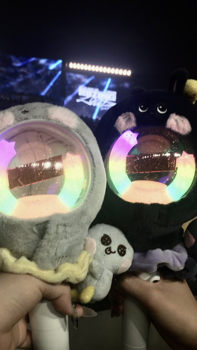meunsk's tweet photo. 東京ドームほんとにお疲れ様でした🧡
あっという間だったけど初の瞬間を一緒に過ごせて幸せです（ ᵕ̩̩ㅅᵕ̩̩ )⟡.·*.
ウンソクー！焼肉食べたよー！✨✨ https://t.co/cZE4pWvj8d