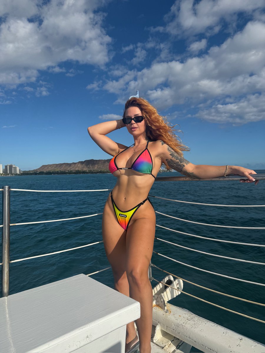 Eyes HERE 👀 Don't you dare look away!