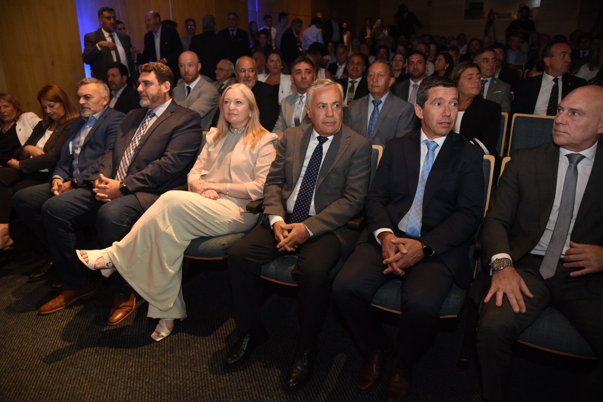 Mario Ana tweet media