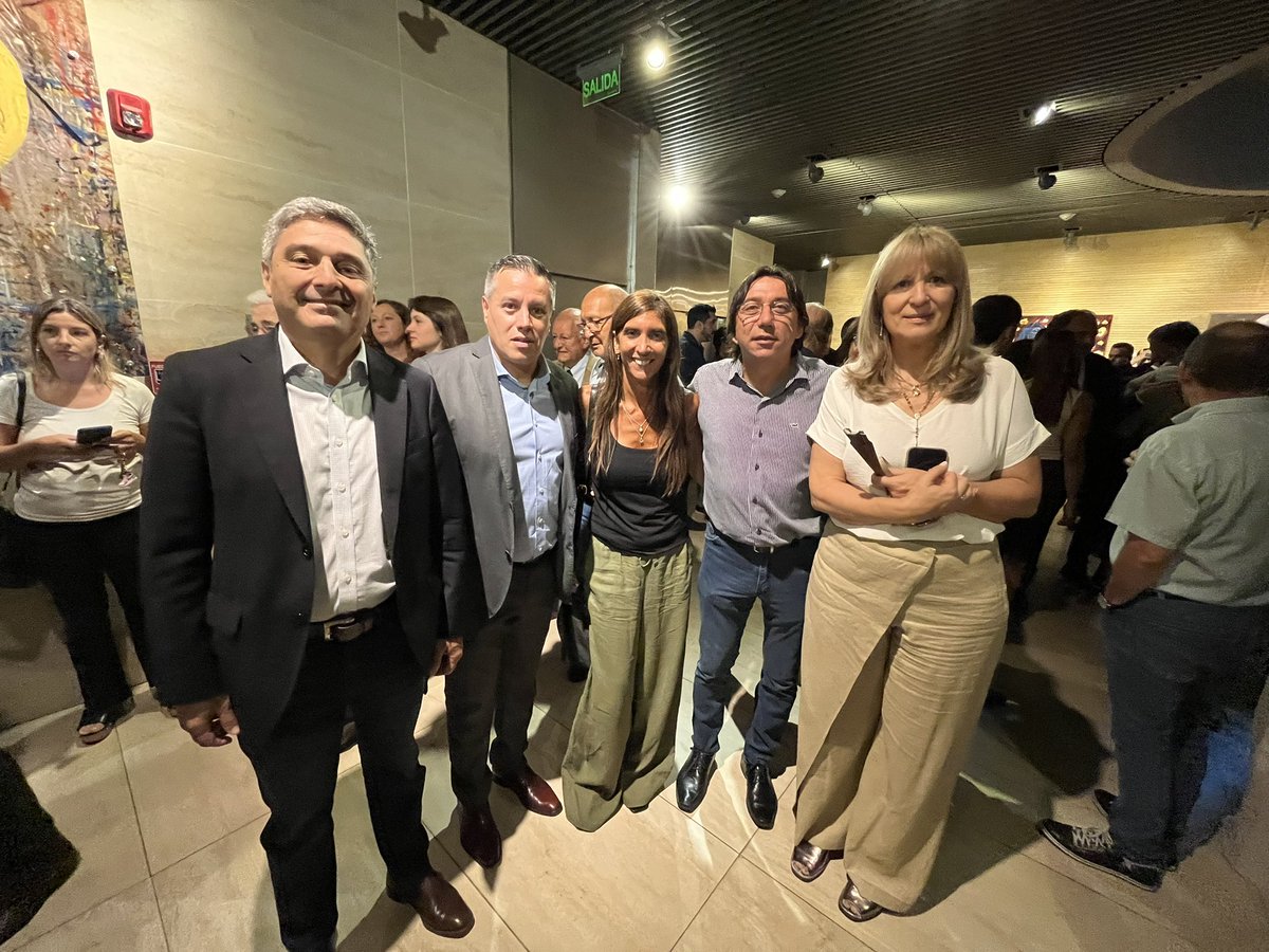 Mario Ana tweet media