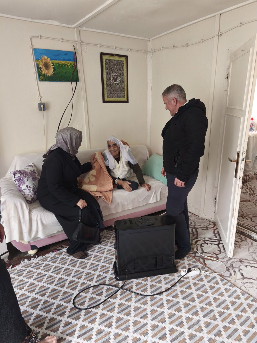 akgencliklice's tweet photo. Gençlik kolları başkanımız Sn.Ahmet GÖRMEZ ve Gençlik Yönetim üyeleri ile birlikte #KÖRTÜK Mahallesi'nde #AVCI, #SARUHAN ve #SIĞIN ailesine ziyarette bulunduk.
Bizleri muhabbetle karşılayıp evinin ve gönüllülerinin kapılarını açan ailelere teşekkür ederiz.
#BizBirlikteGüçlüyüz https://t.co/x0MGZMpvzS