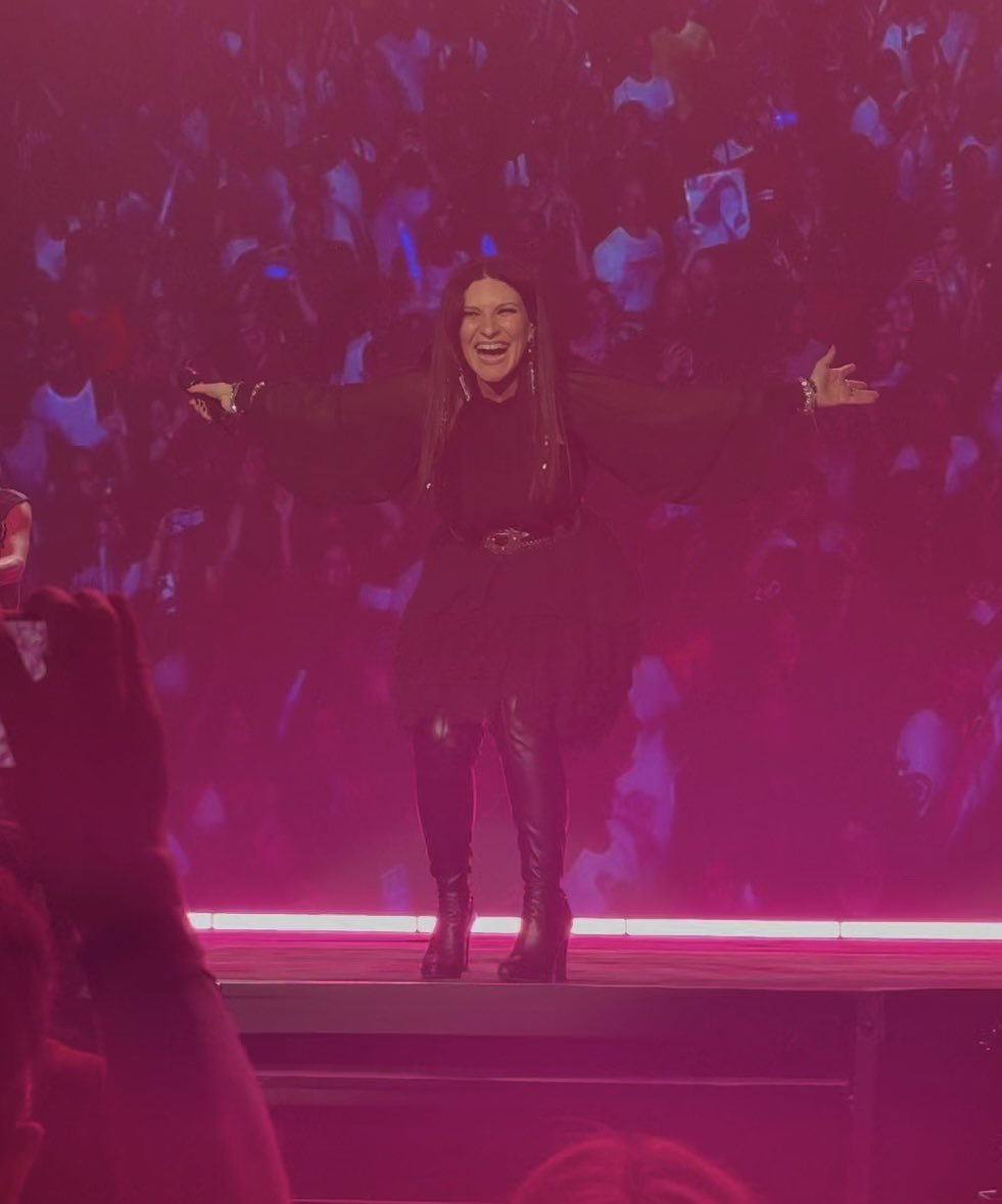 Buon Festival amore 💐
Spacca come solo tu sai fare.
Io ti seguirò da casa e non vedo l’ora di vederti scendere da quelle scale dove trent’anni fa è tutto incominciato… infatti sarà stra emozionante .
In bocca al lupo 🍀💞

<a href="/LauraPausini/">Laura Pausini</a> <a href="/Laura4uOfficial/">Laura4u Official</a>