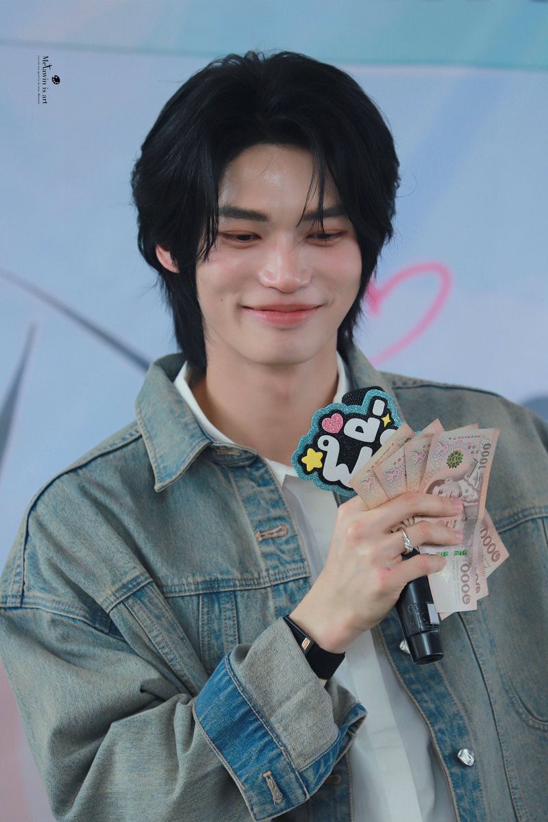 ส่วนอันนี้หน้าเหมือนหลานนี่ตอนเปิดเจอแต๊ะเอียเป็นแบงค์สีเทาๆ 😂

#Win27LevelUp 
#winmetawin