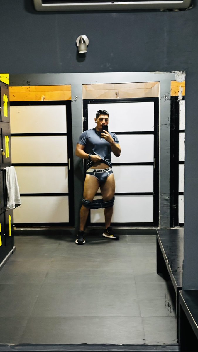 RayShMaIn's tweet photo. Excelente inicio de semanita 😎🤟🏻 terminando de entrenar super cómodo 😝 #Trusa  ♥️ 
https://t.co/87KXXUfkpJ https://t.co/2iKcJqLeWD