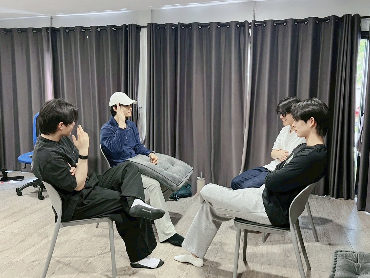 น้องรักบ้าพากันมา workshop แล้วคับ 
เตรียมพร้อม เตรียมส่งกำลังใจไวๆๆๆ นี้ได้เลย ❤️‍🔥👀

#YouManiacSeries 
#GMMTV