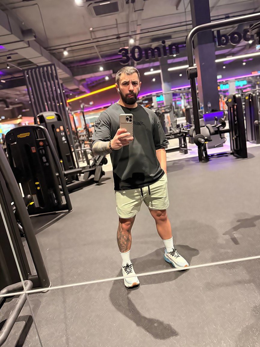 Vile Dwarf tweet media