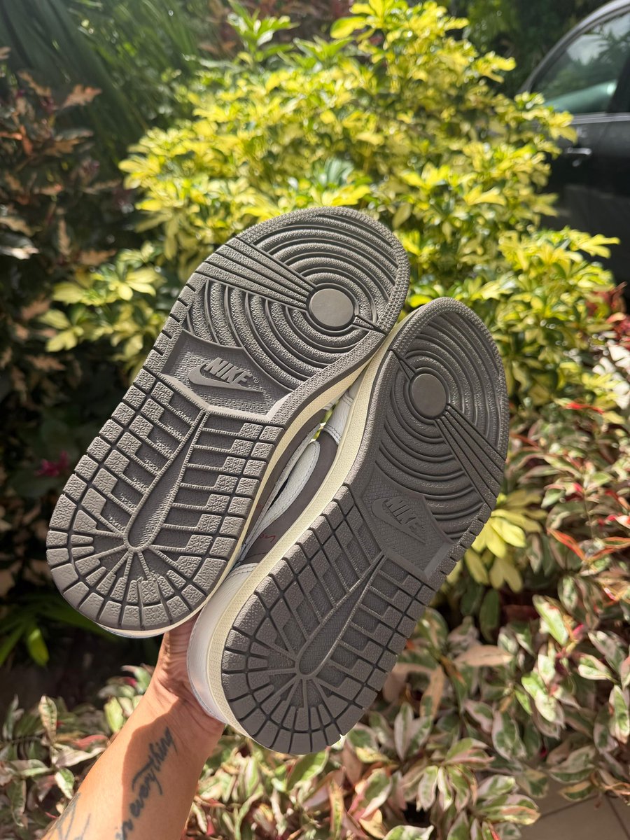 juntao868's tweet photo. If I told u these were worn would u believe me?? #ChinCustoms https://t.co/wY5YGqekPw