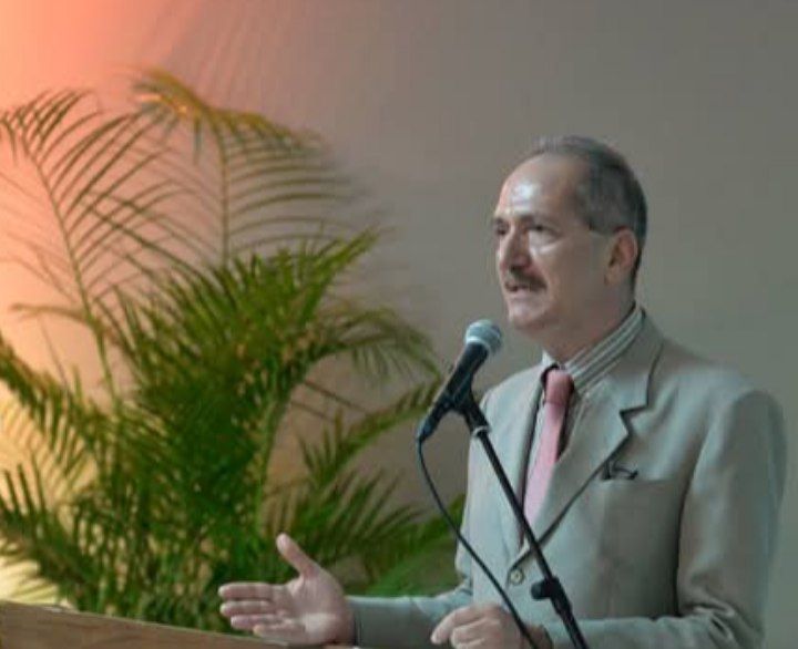 “Essas ONGs não protegem ninguém; são pessoas cínicas, predatórias e covardes. Vivem arrecadando fortunas, dizendo que protegem os índios para proteger o próprio bolso, o próprio dinheiro, as passagens para irem para a Europa e os hotéis cinco estrelas.”

- Aldo Rebelo