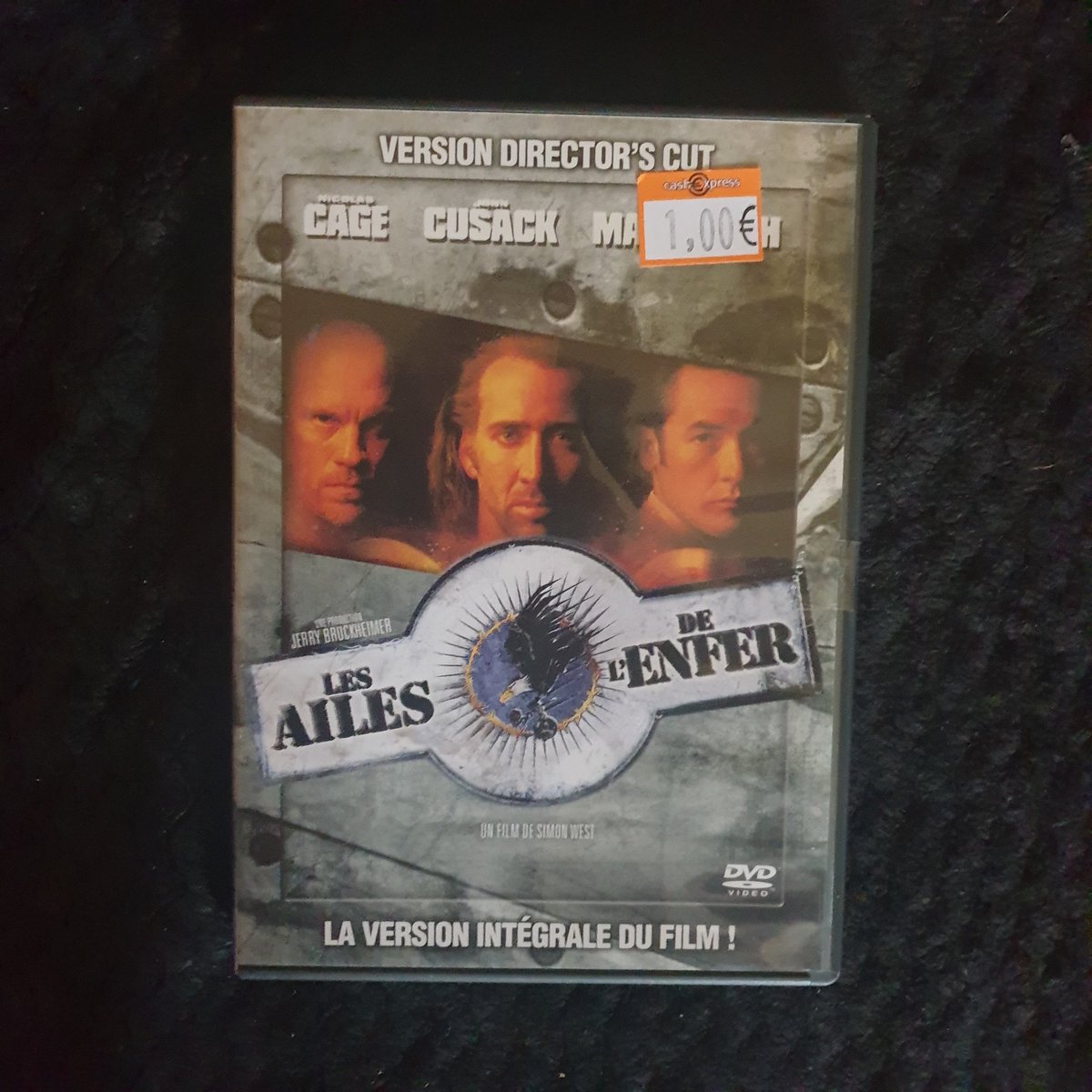 Trouvé aujourd'hui 😮
Vous saviez qu'il existait une version director's cut des Ailes de l'enfer/Con air