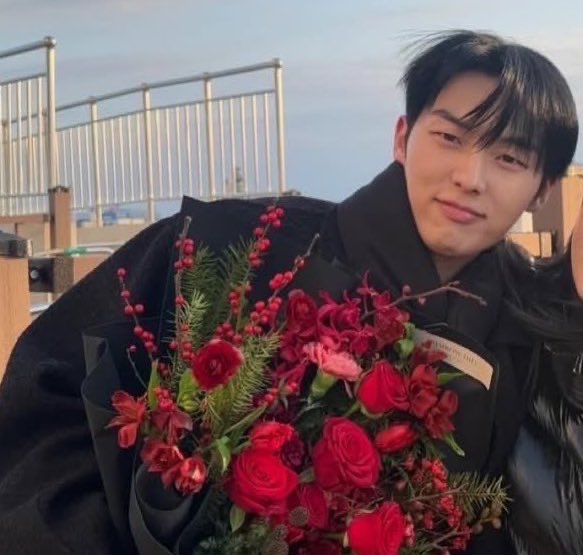 sikie_d's tweet photo. 나이들어서 그런가 요즘 남배 넘어리다 샤갈... 
홍민기 최현욱 조한결 조준영 넷 다 02라고. .
민기현욱은 한림동창이고 한결준영은 친구래고 민기준영 같드 나온적잇삼 암튼 모여보라는 뜼.. https://t.co/evOFSJT9pj