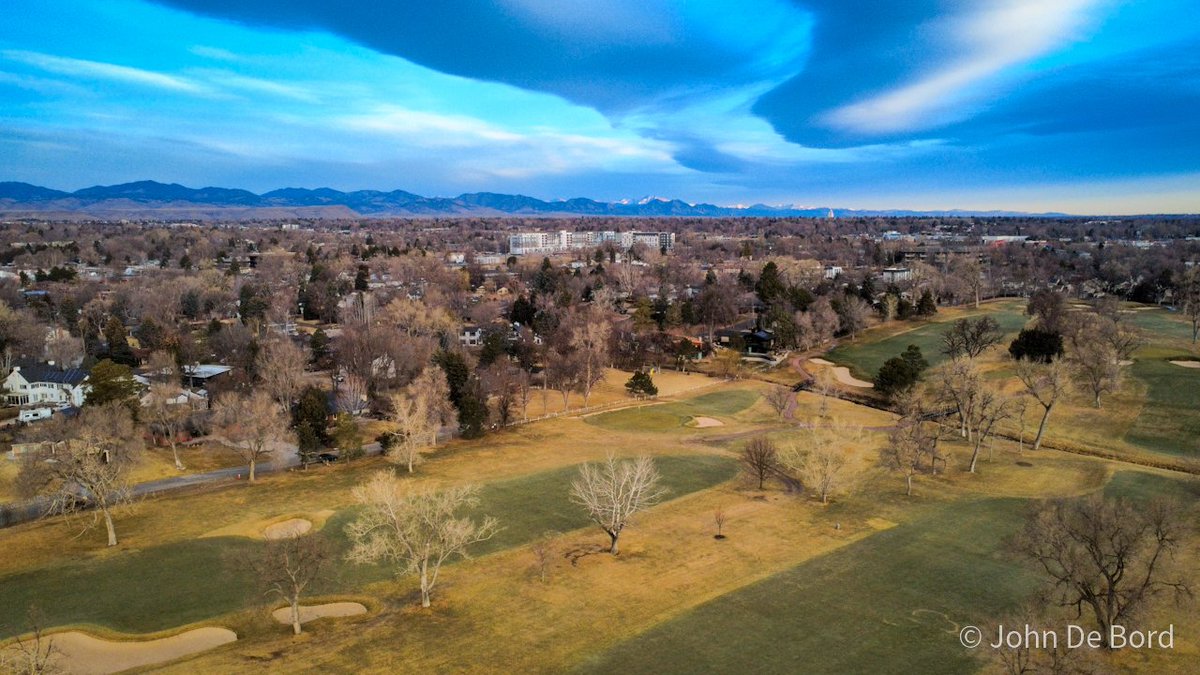 Awesome lenticular clouds this morning in west Denver burbs. Quick dirty edit from my drone 😃
#cowx #DJI #Colorado #photography