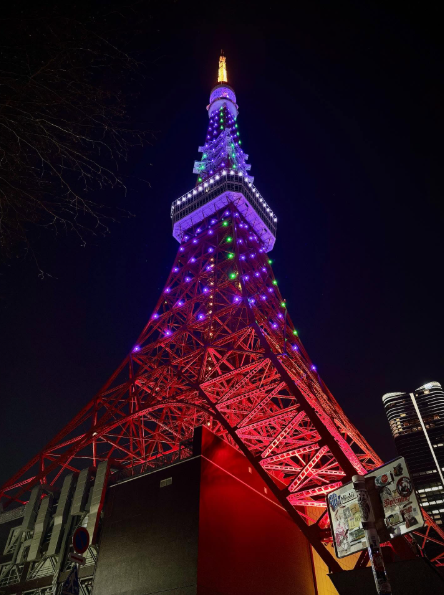 La Tokyo Tower se iluminó de los colores de Evangelion en celebración a su 30° aniversario 🔥