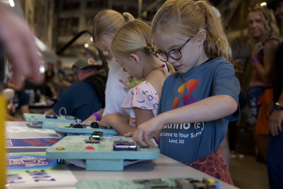 SanfordLab tweet media