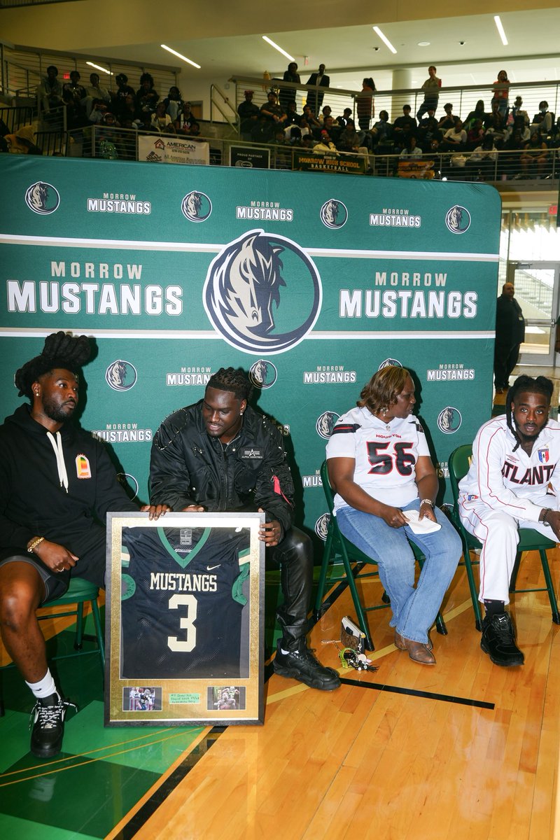 Jamal Hill 🐍 tweet media