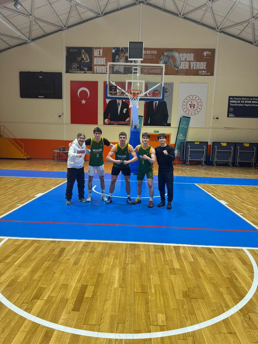 maarif1955's tweet photo. 🏀 3x3 Basketbol Takımımız İl Son 8’de!
Emeği geçen Beden Eğitimi Öğretmenimiz Mustafa Kökselsu’ya teşekkür ediyor, öğrencilerimize başarılar diliyoruz.
#3x3Basketbol #İlŞampiyonası #Son8 #KadıköyAnadoluLisesi https://t.co/UXNqZfTOfe