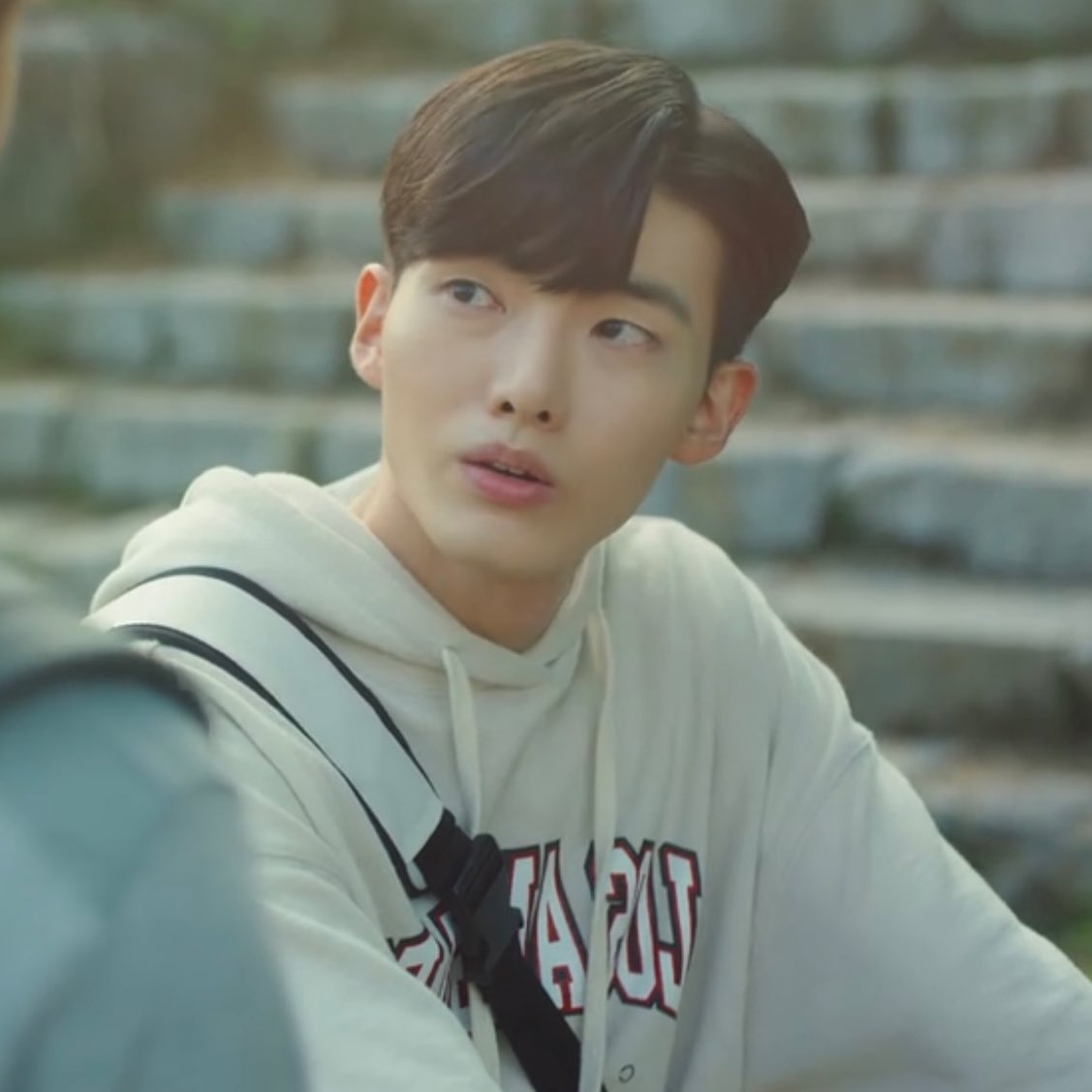 boy who gives so many hints x boy who is clueless