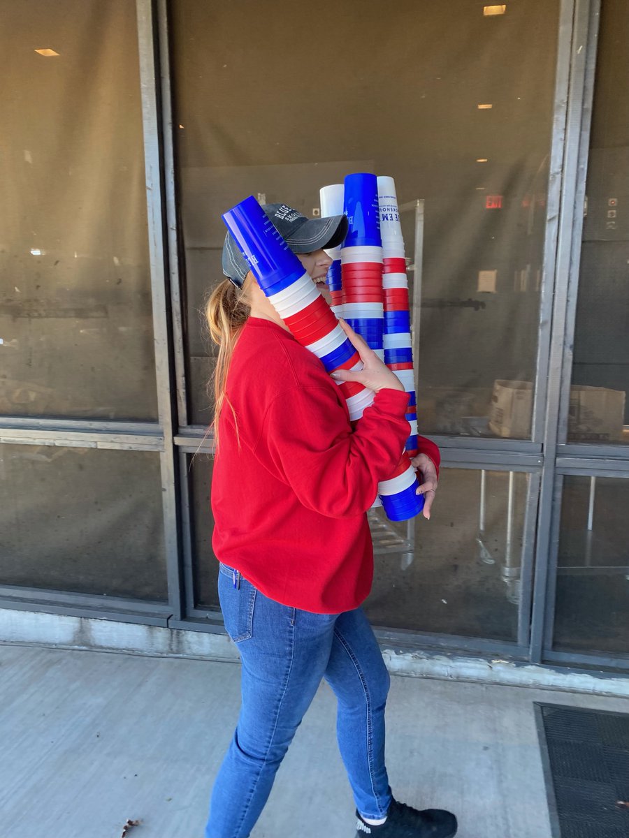 🚨 Cup Trade-In Day is TODAY! 🚨
Bring in your Blue Ember cups and redeem FREE items:
• 10 cups = Free Small Ice Cream 🍦
• 20 cups = Free Side
• 30 cups = Free Pork or Chicken Sandwich 🍖
Clean out those cabinets and come see us!