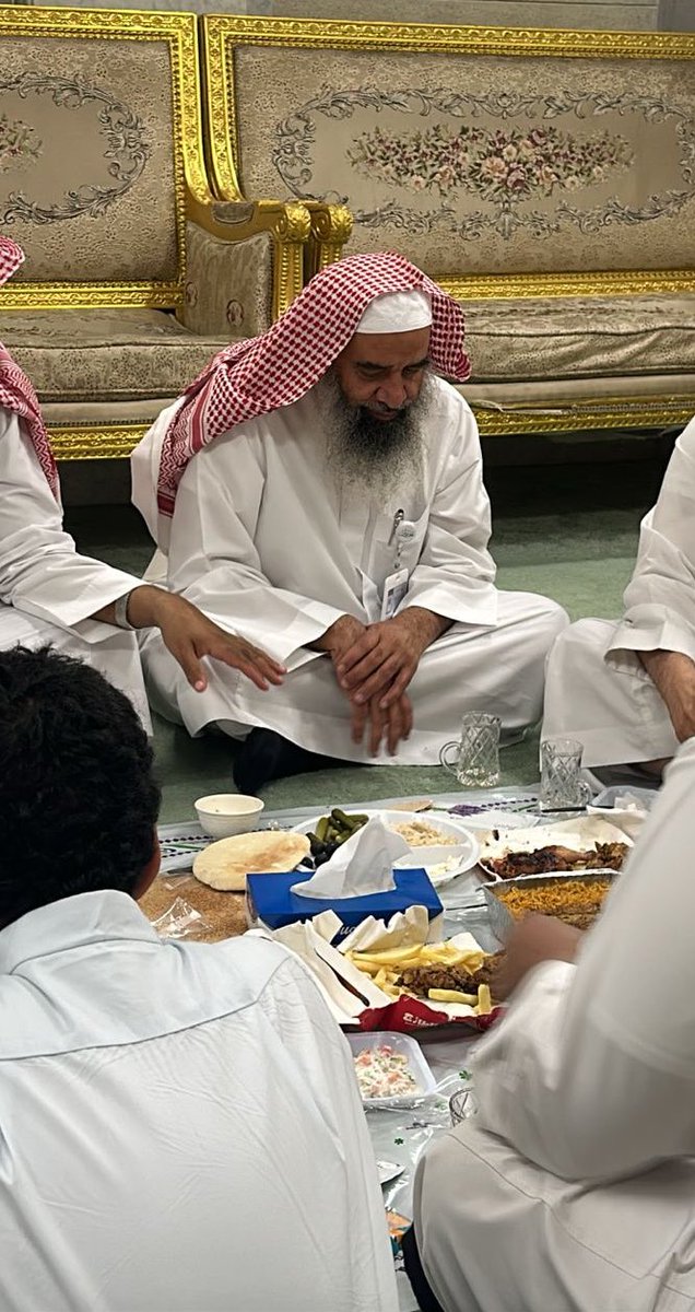 abdullah_HSS_'s tweet photo. #وفاه_الشيخ_سليمان_جاسر_الجاسر
انتقل إلى رحمة الله تعالى بعد معاناته مع المرض صابرًا محتسبًا خادم القرآن والسنة، صاحب البر والأحسان الواعظ الناصح والمربي الفاضل فضيلة الشيخ سليمان بن جاسر الجاسر مؤسس ورئيس مركز #واقف بعد أن أفنى عمره ووقته وصحته وجهده في خدمة القطاع الوقفي الذي استطاع من خلاله وقف 14 مليار ريال سعودي.!
نسأل الله 🤲 أن يغفر له ويرحمه وأن يجعل ما أصابه تكفيرًا لذنوبه ورفعةً في درجاته.
#دعاء_للاموات
